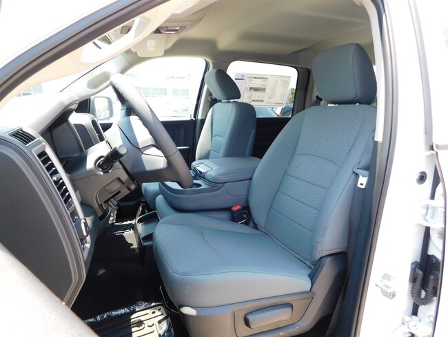 New 2018 Ram 1500 EXPRESS CREW CAB 4X4 5'7 BOX Crew Cab ...