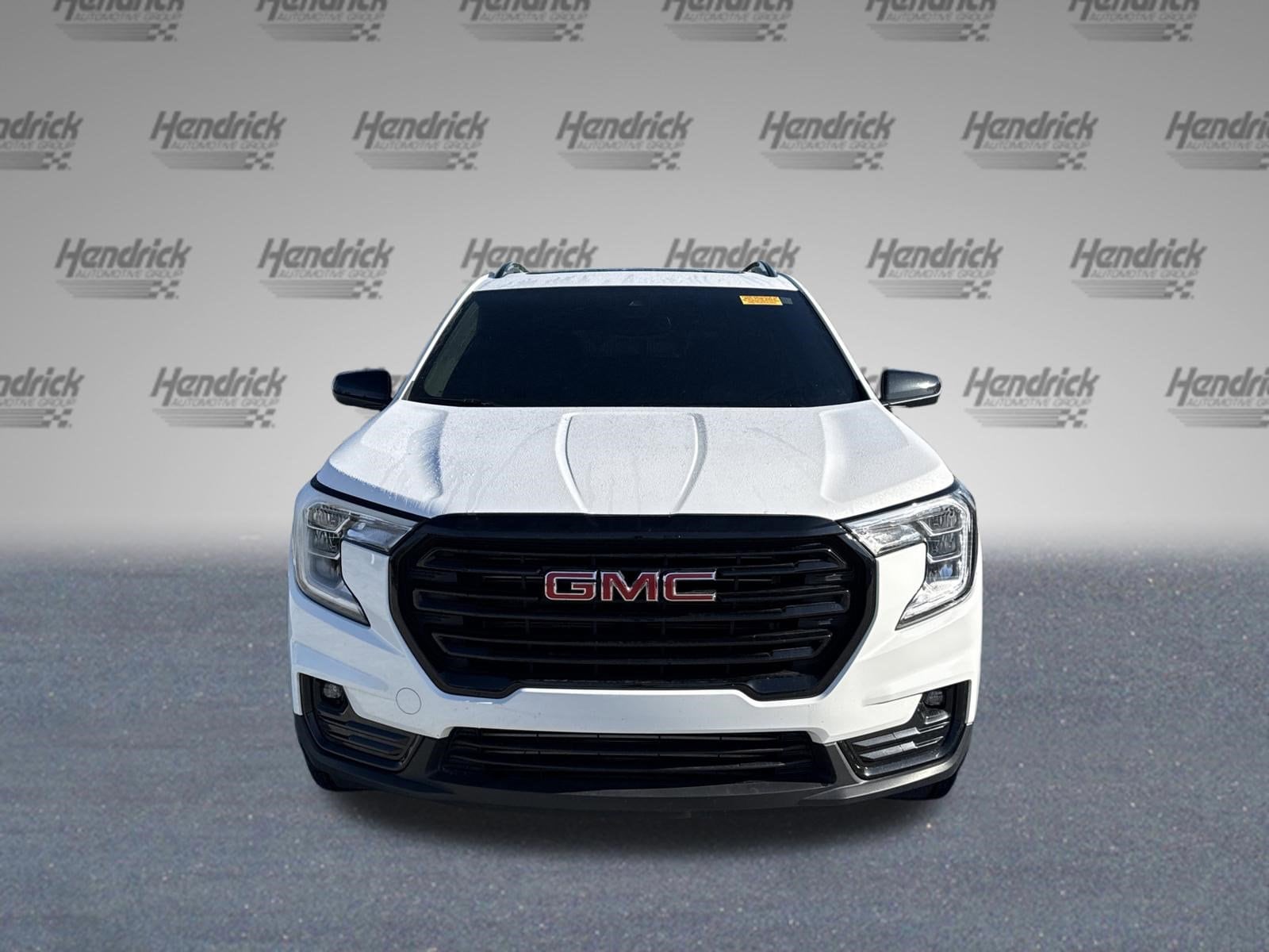 2024 GMC Terrain SLT photo 2