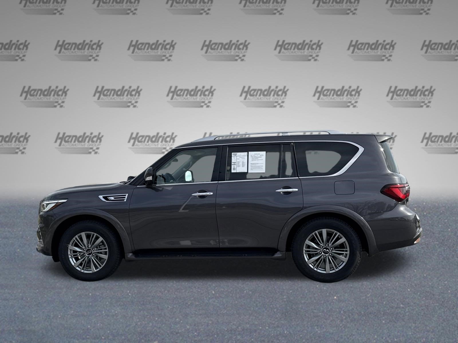 2024 INFINITI QX80 LUXE photo 5