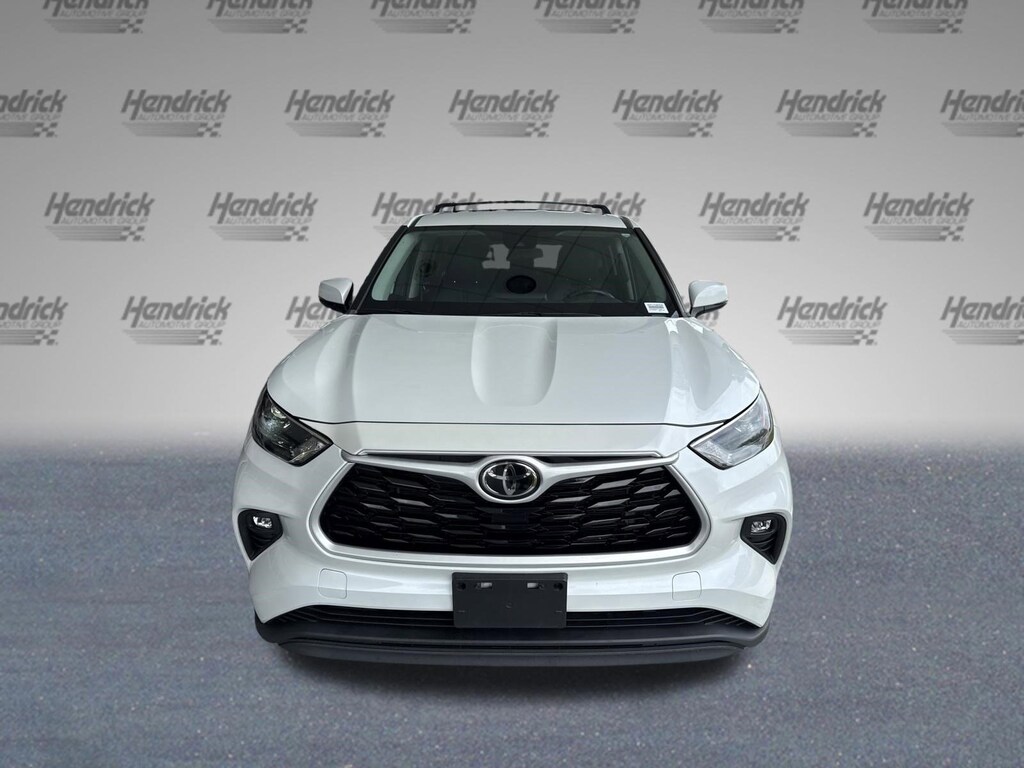 Used 2022 Toyota Highlander LE SUV