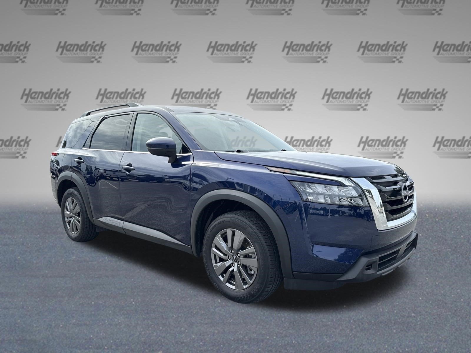 2025 Nissan Pathfinder SV photo 4