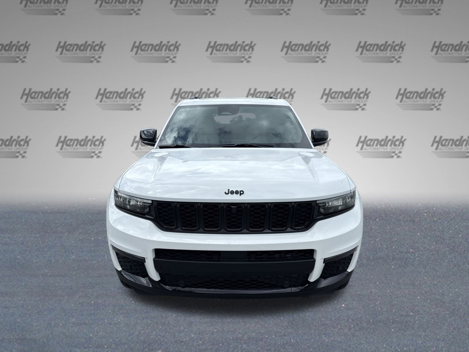 2025 Jeep Grand Cherokee Limited photo 2