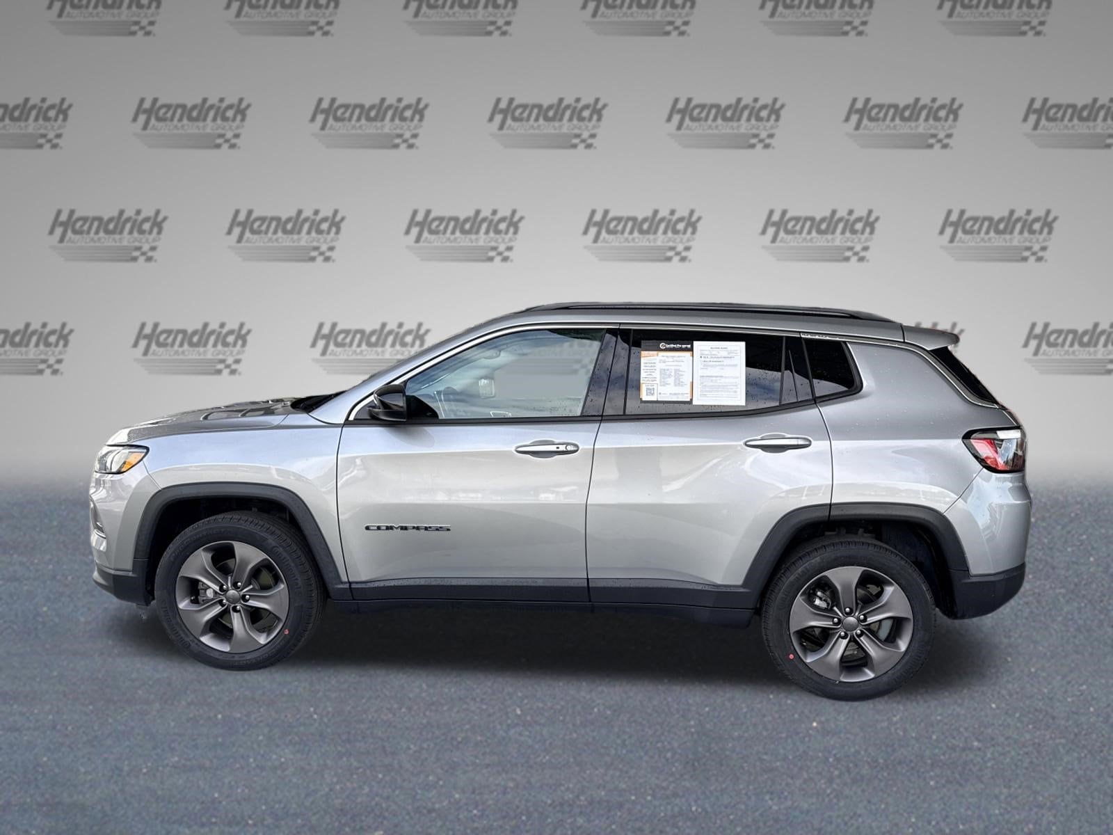 2022 Jeep Compass Latitude Lux photo 6