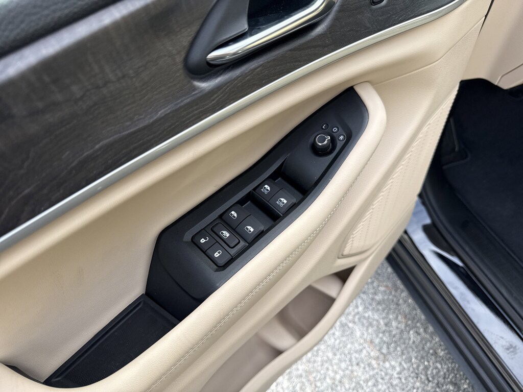 New 2025 Jeep Grand Cherokee L Limited SUV