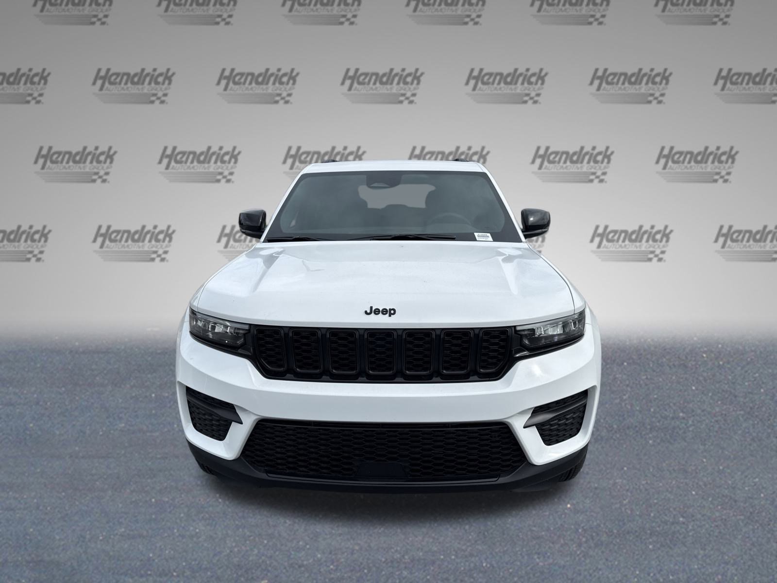 2025 Jeep Grand Cherokee Altitude photo 2