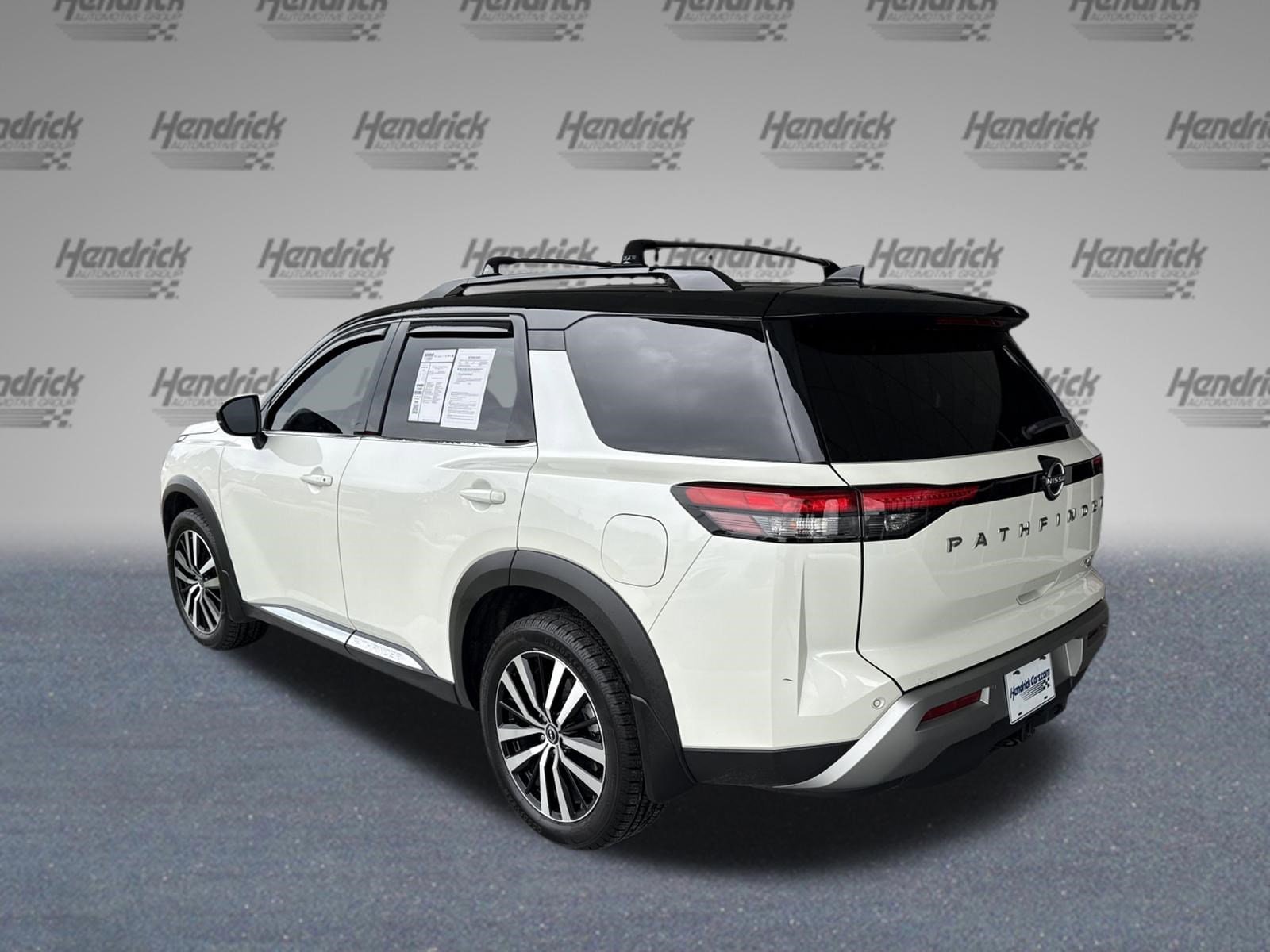 2024 Nissan Pathfinder Platinum photo 6