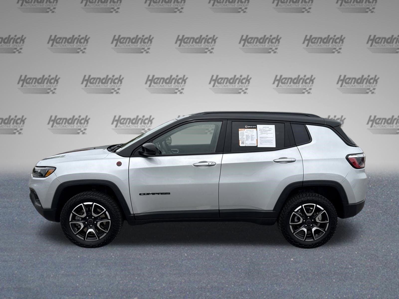 2025 Jeep Compass Trailhawk photo 3