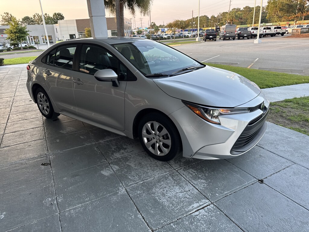 Used 2025 Toyota Corolla LE Sedan