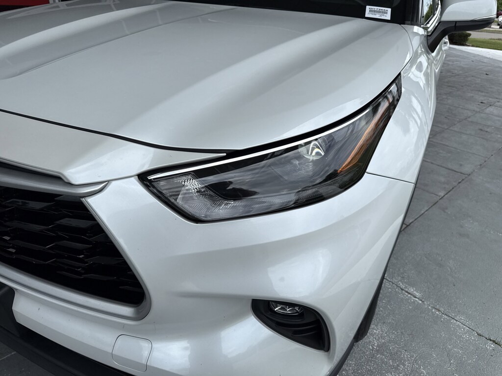 Used 2022 Toyota Highlander LE SUV