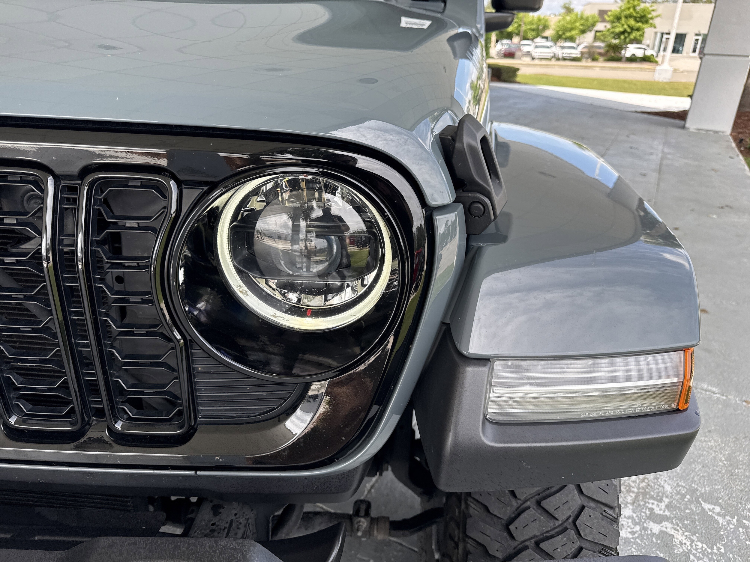 2024 Jeep Gladiator Willys photo 4