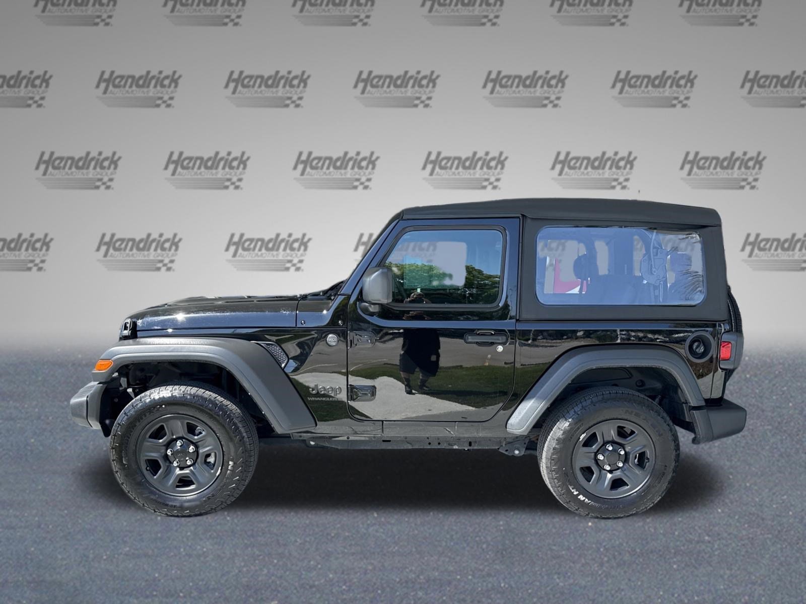 2025 Jeep Wrangler Sport photo 5