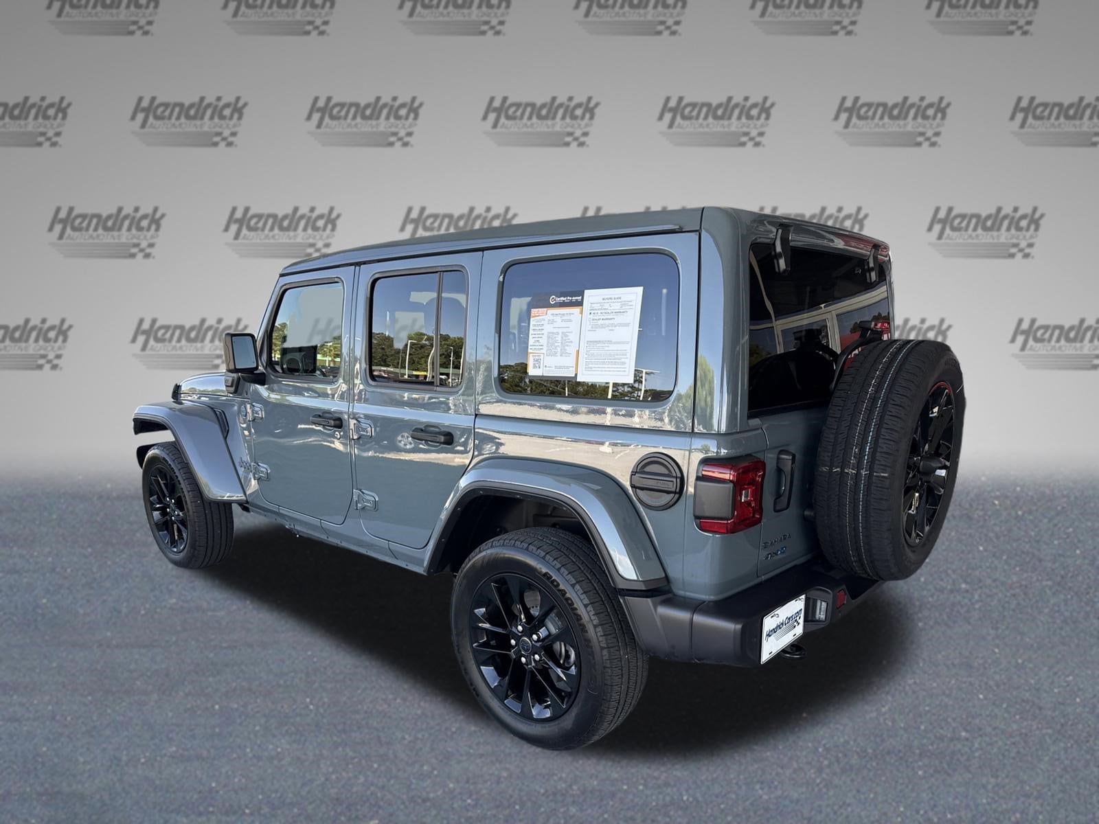2025 Jeep Wrangler 4xe Sahara photo 6