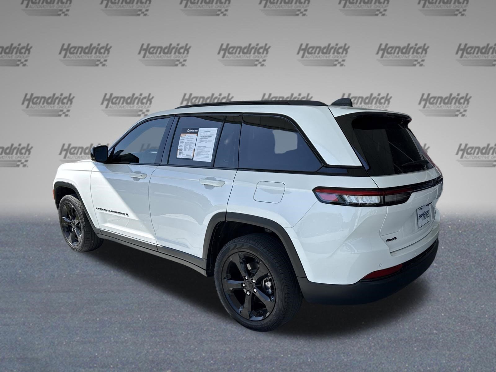 2023 Jeep Grand Cherokee Limited photo 3