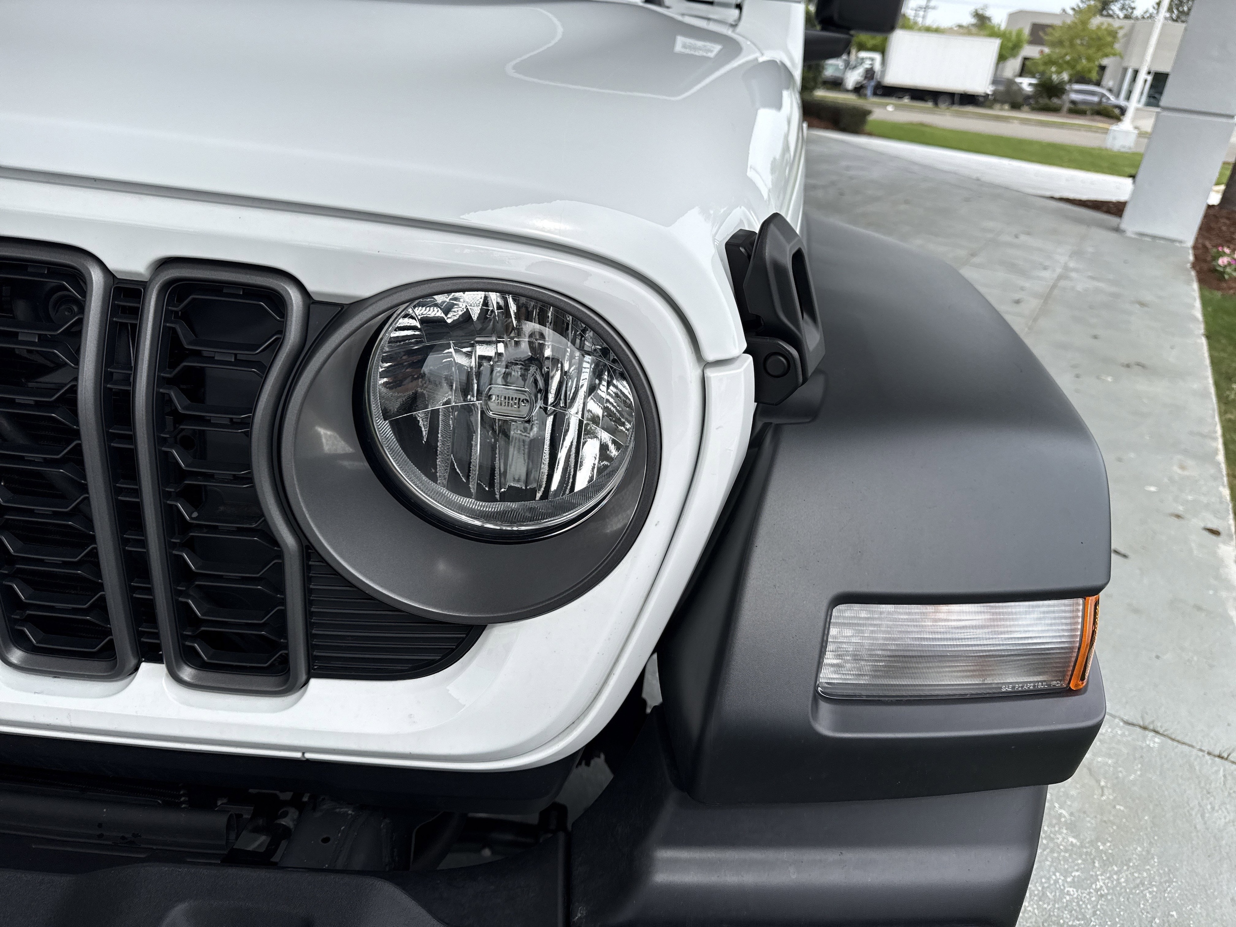 2025 Jeep Wrangler Sport S photo 4