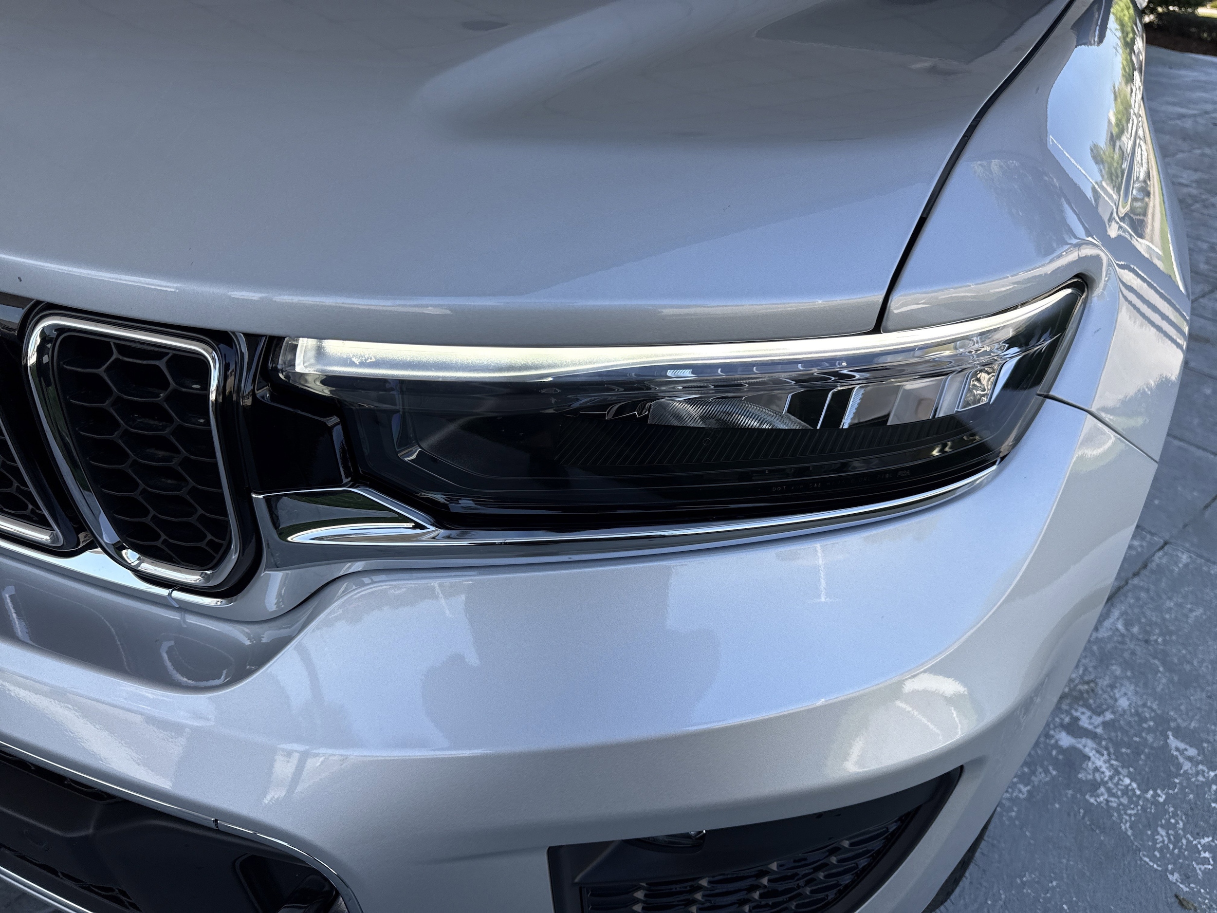 2024 Jeep Grand Cherokee Overland photo 4