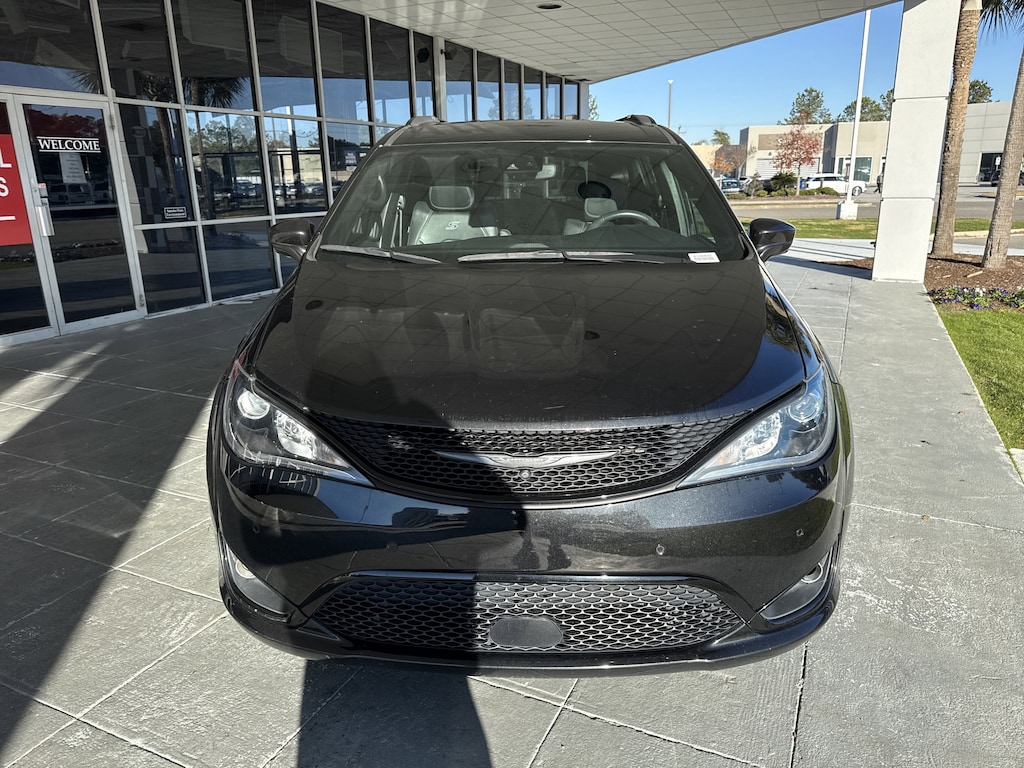 Used 2020 Chrysler Pacifica Launch Edition Minivan