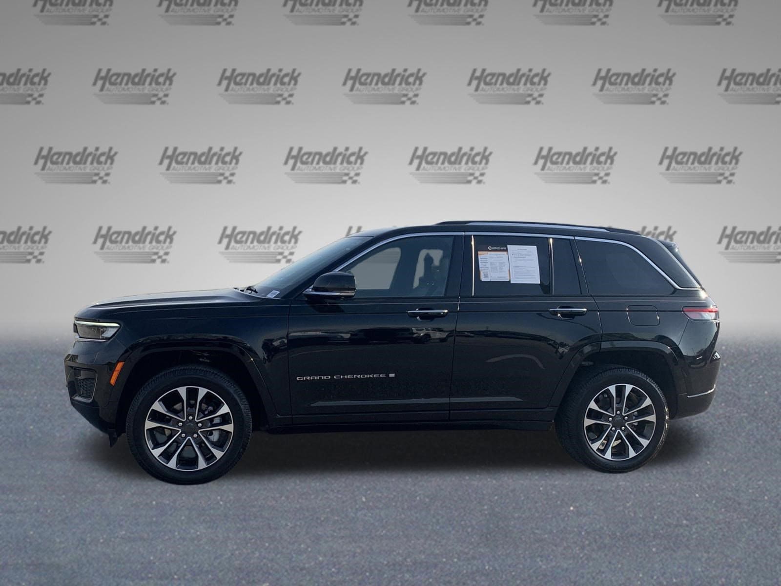 2023 Jeep Grand Cherokee Overland photo 5