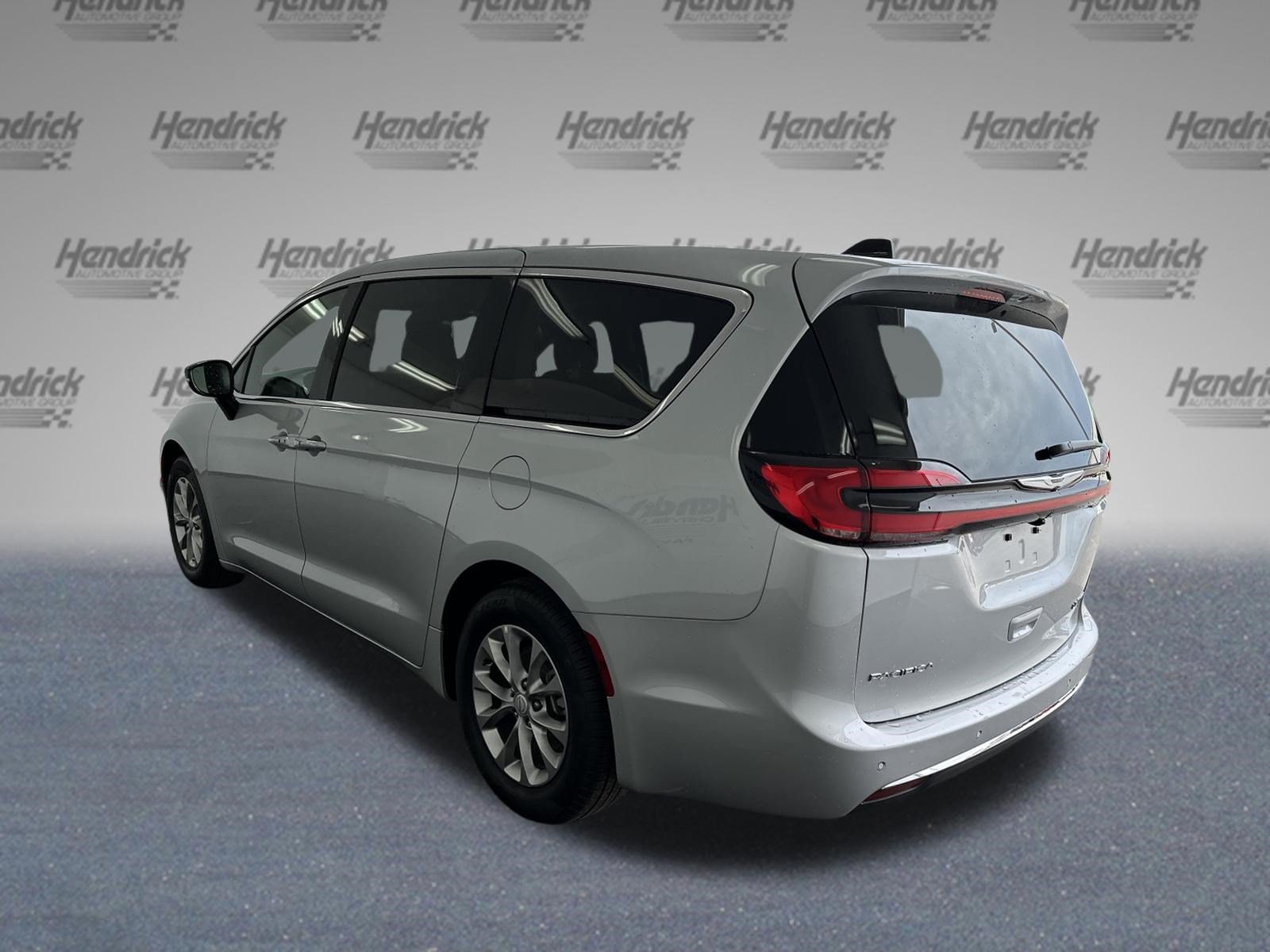 Chrysler Pacifica Limited