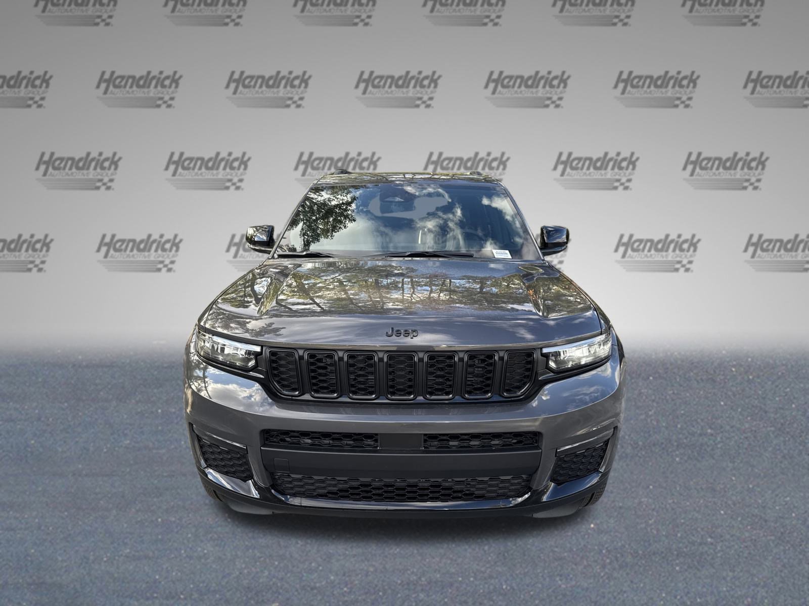2025 Jeep Grand Cherokee Limited photo 2