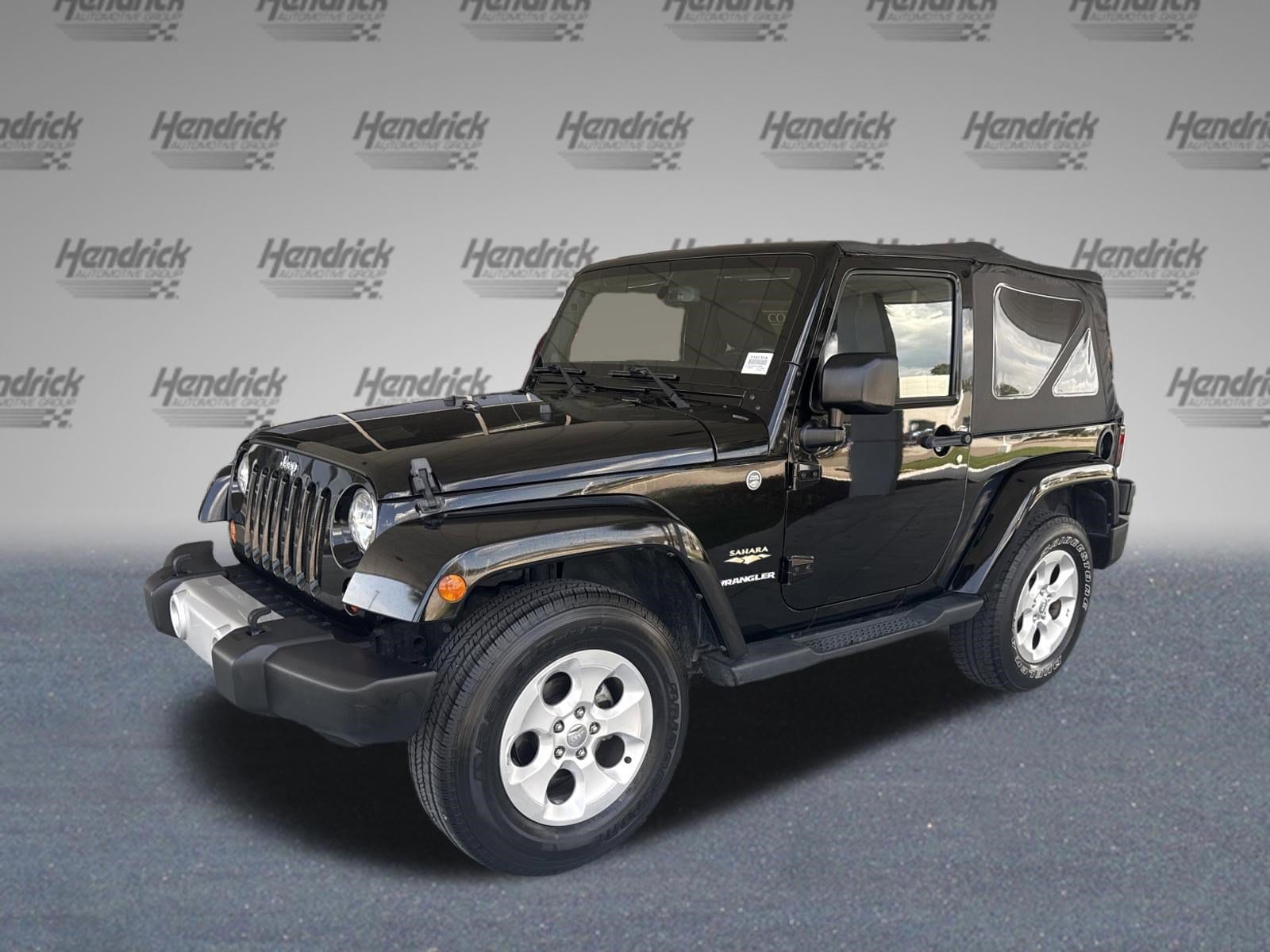 2013 Jeep Wrangler Sahara photo 4