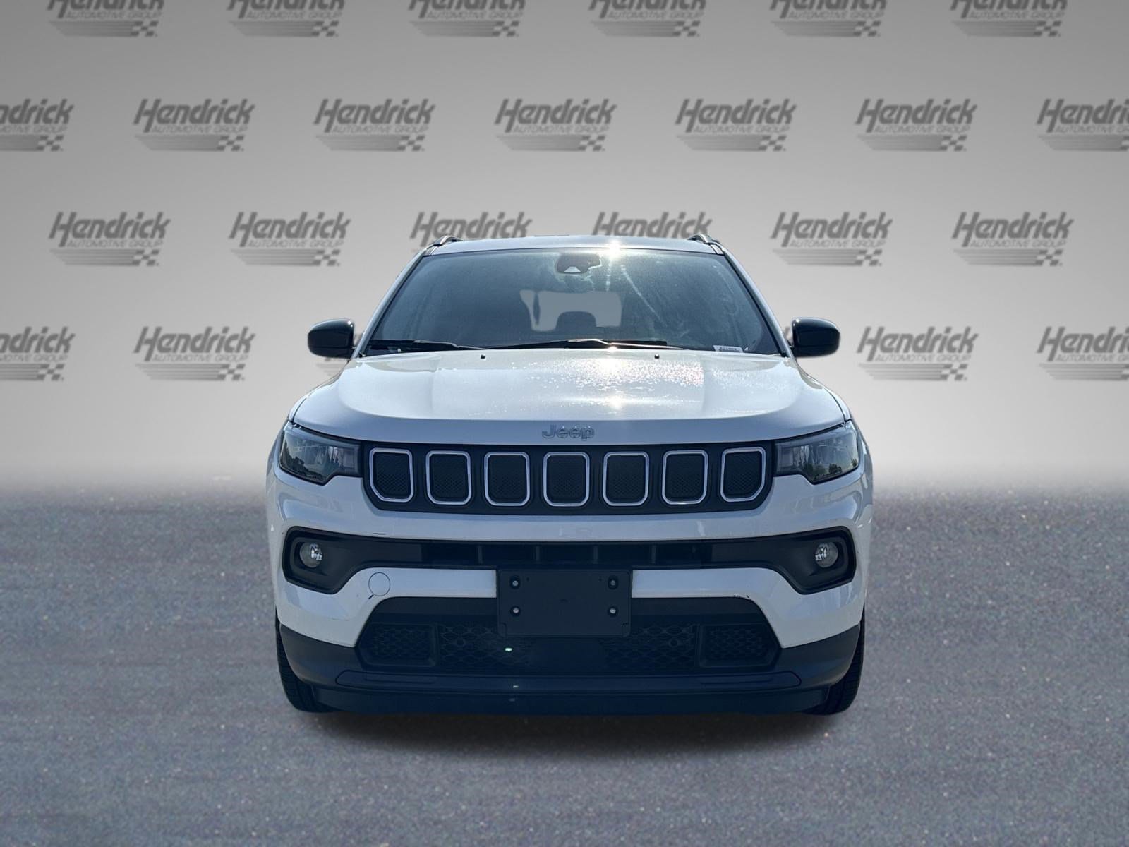 2022 Jeep Compass Latitude Lux photo 2