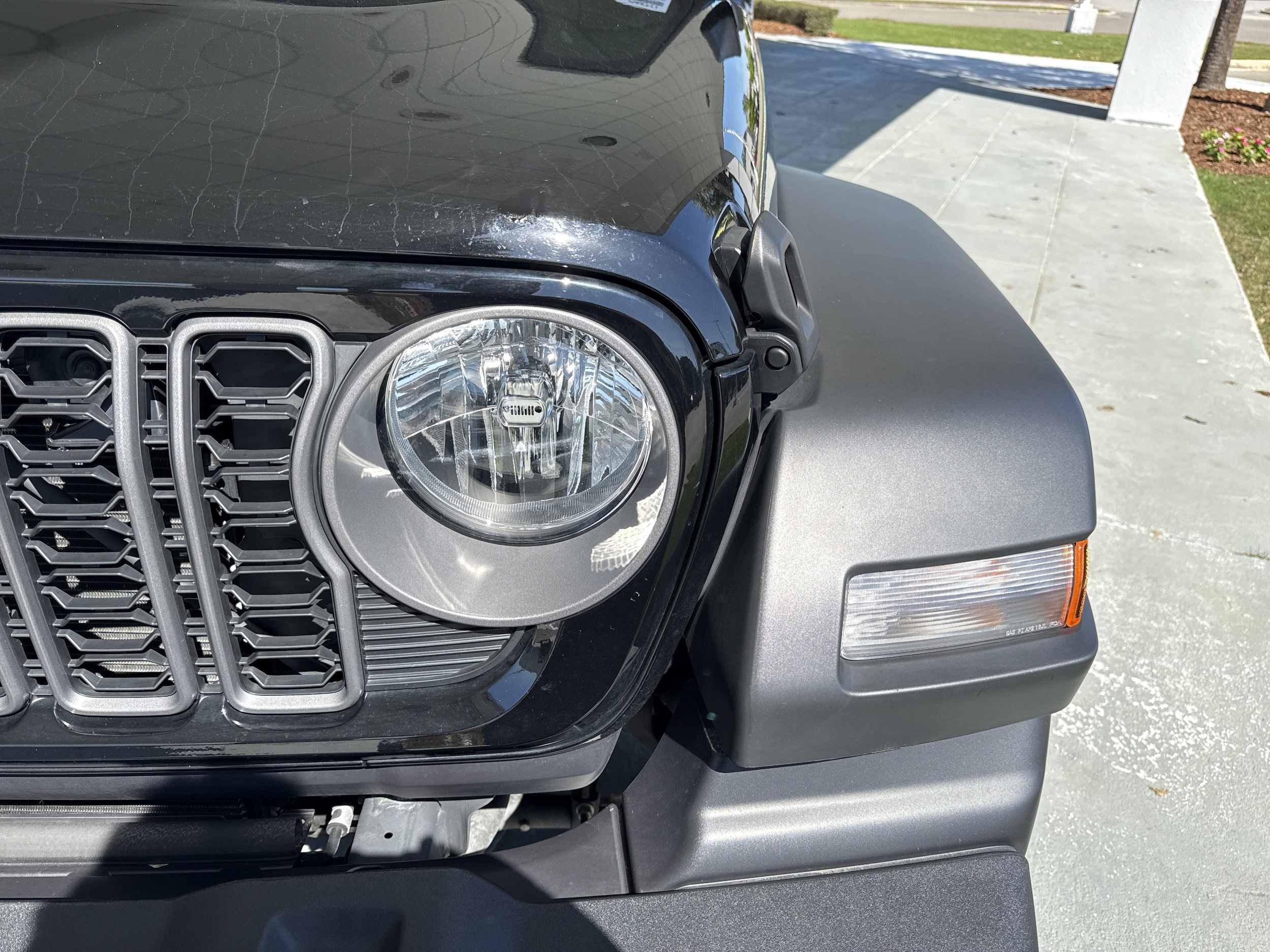 2025 Jeep Wrangler Sport photo 4