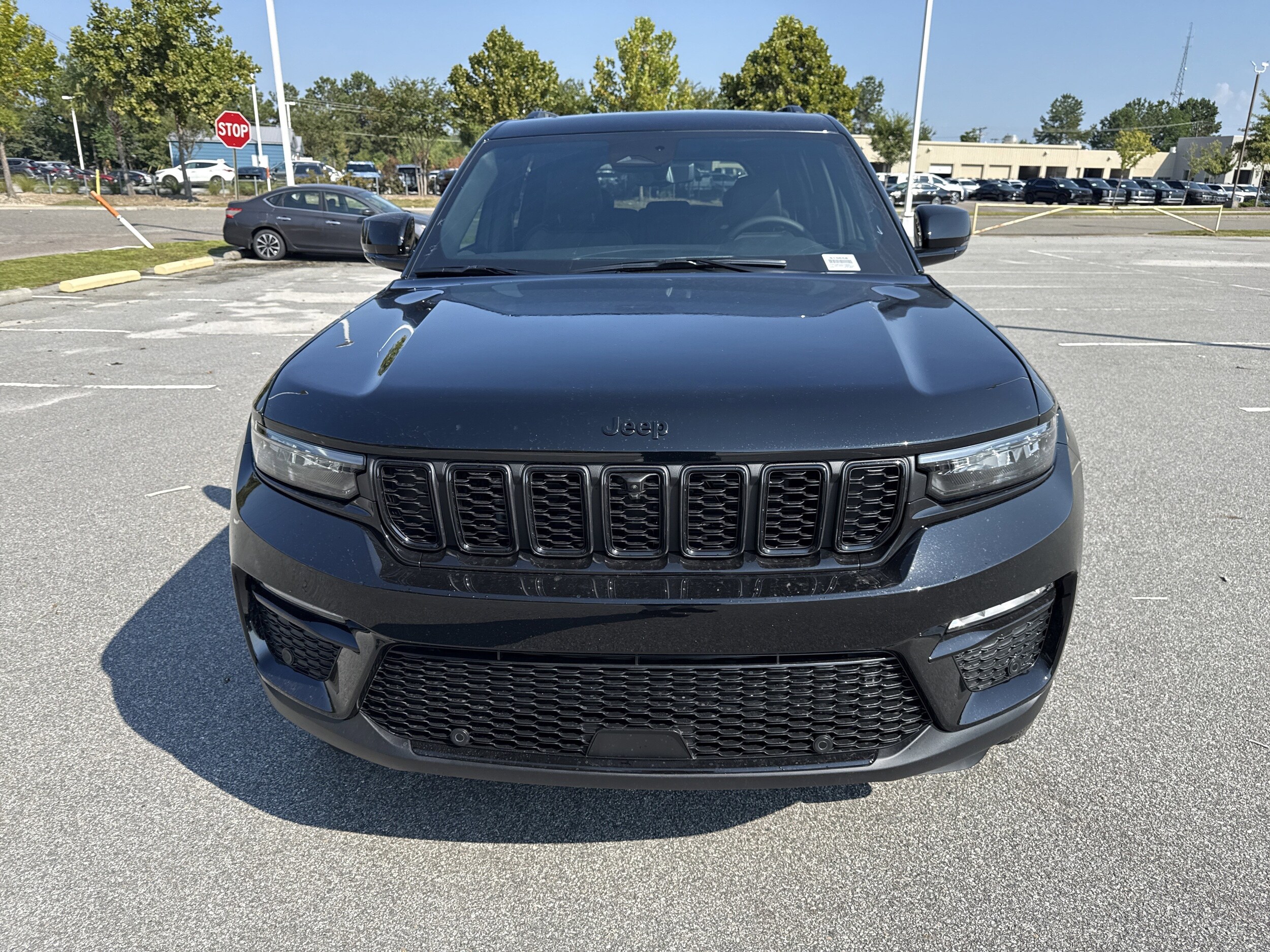 2025 Jeep Grand Cherokee Limited photo 2