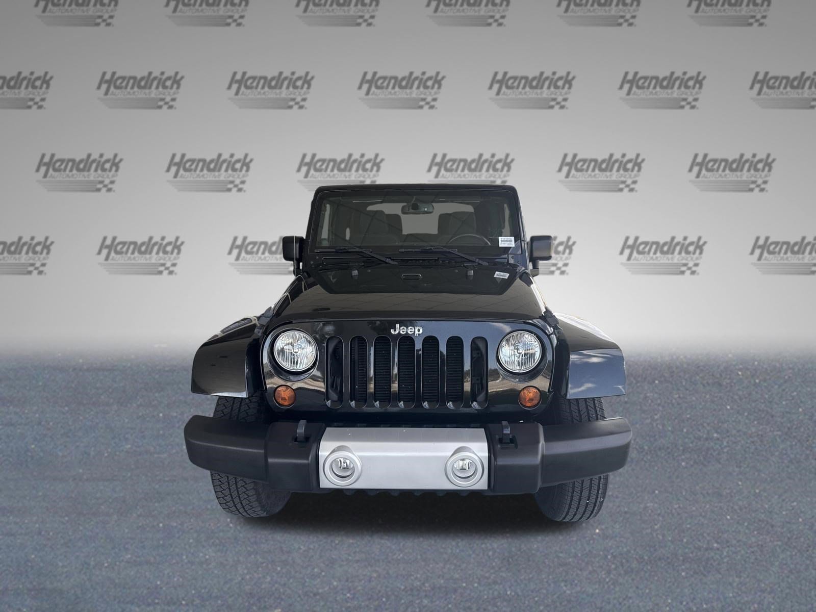 2013 Jeep Wrangler Sahara photo 2
