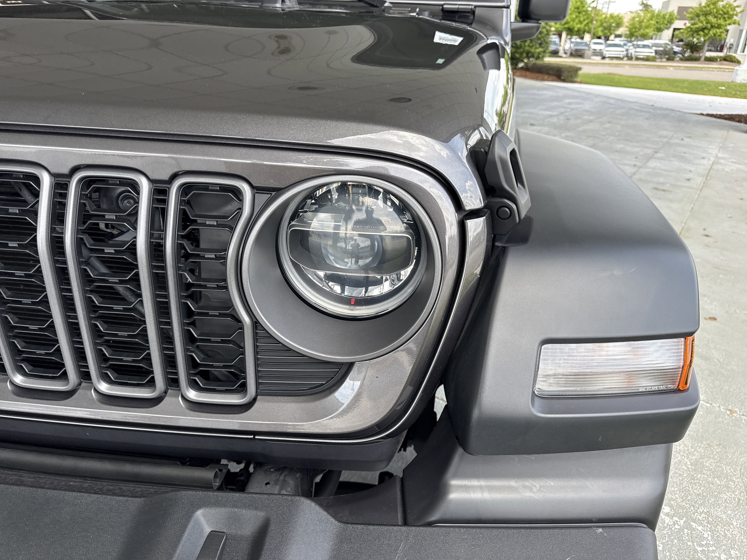 2025 Jeep Wrangler Sport S photo 4