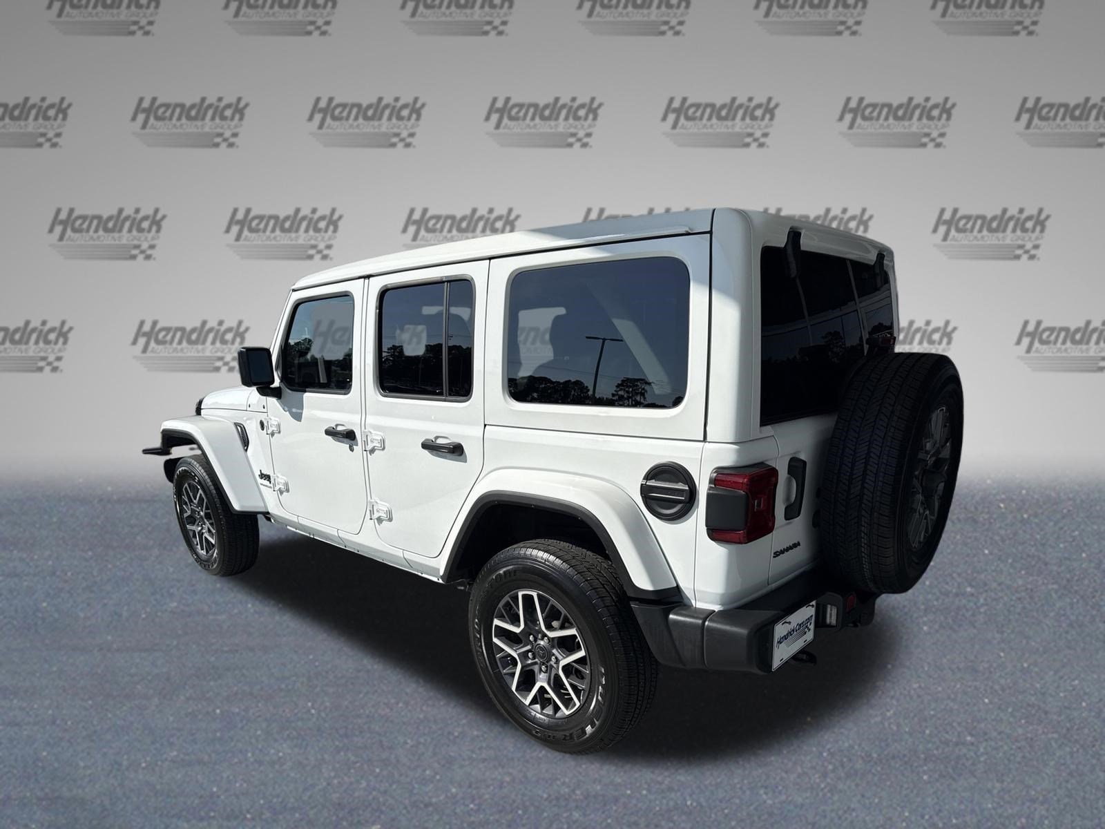 2025 Jeep Wrangler Sahara photo 6