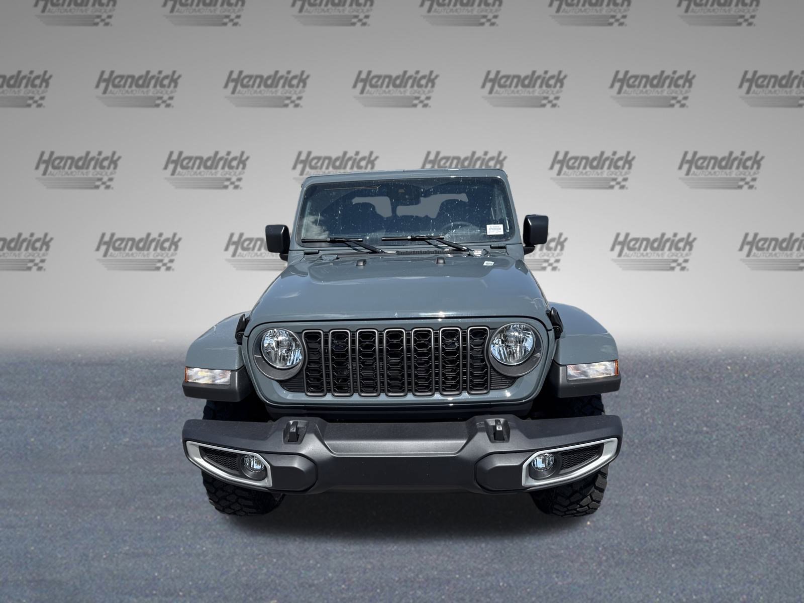 2025 Jeep Gladiator Sport photo 2