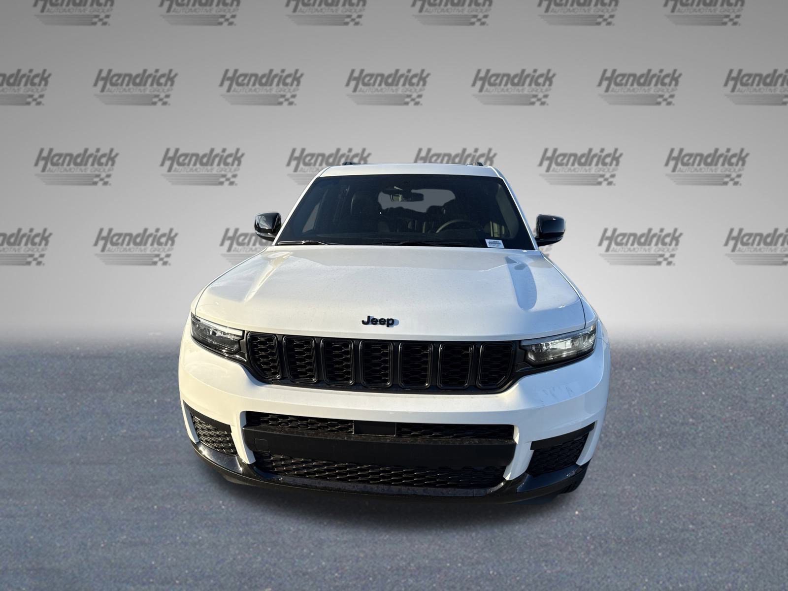 2025 Jeep Grand Cherokee Laredo Altitude photo 2