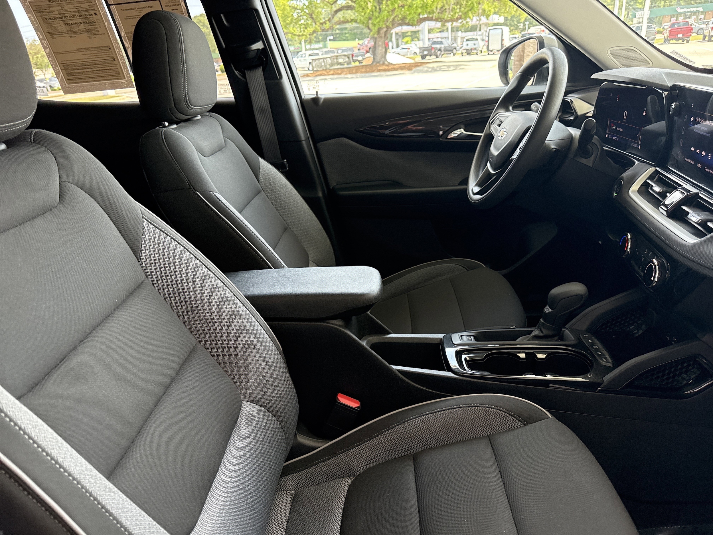 2025 Chevrolet Trailblazer LT photo 6