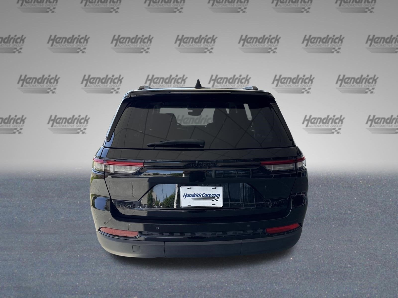 2023 Jeep Grand Cherokee Limited photo 3