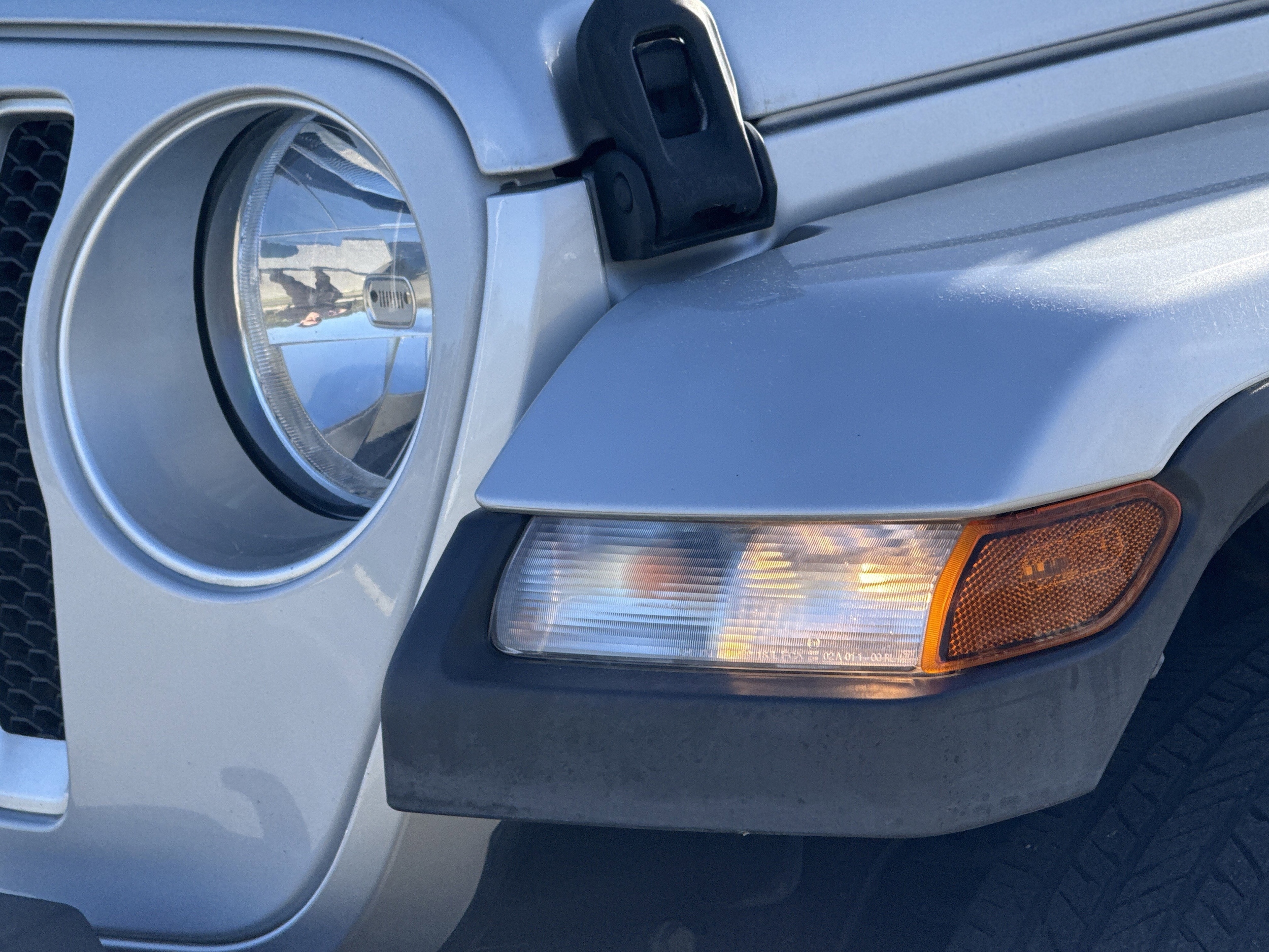 2023 Jeep Wrangler Sahara photo 5