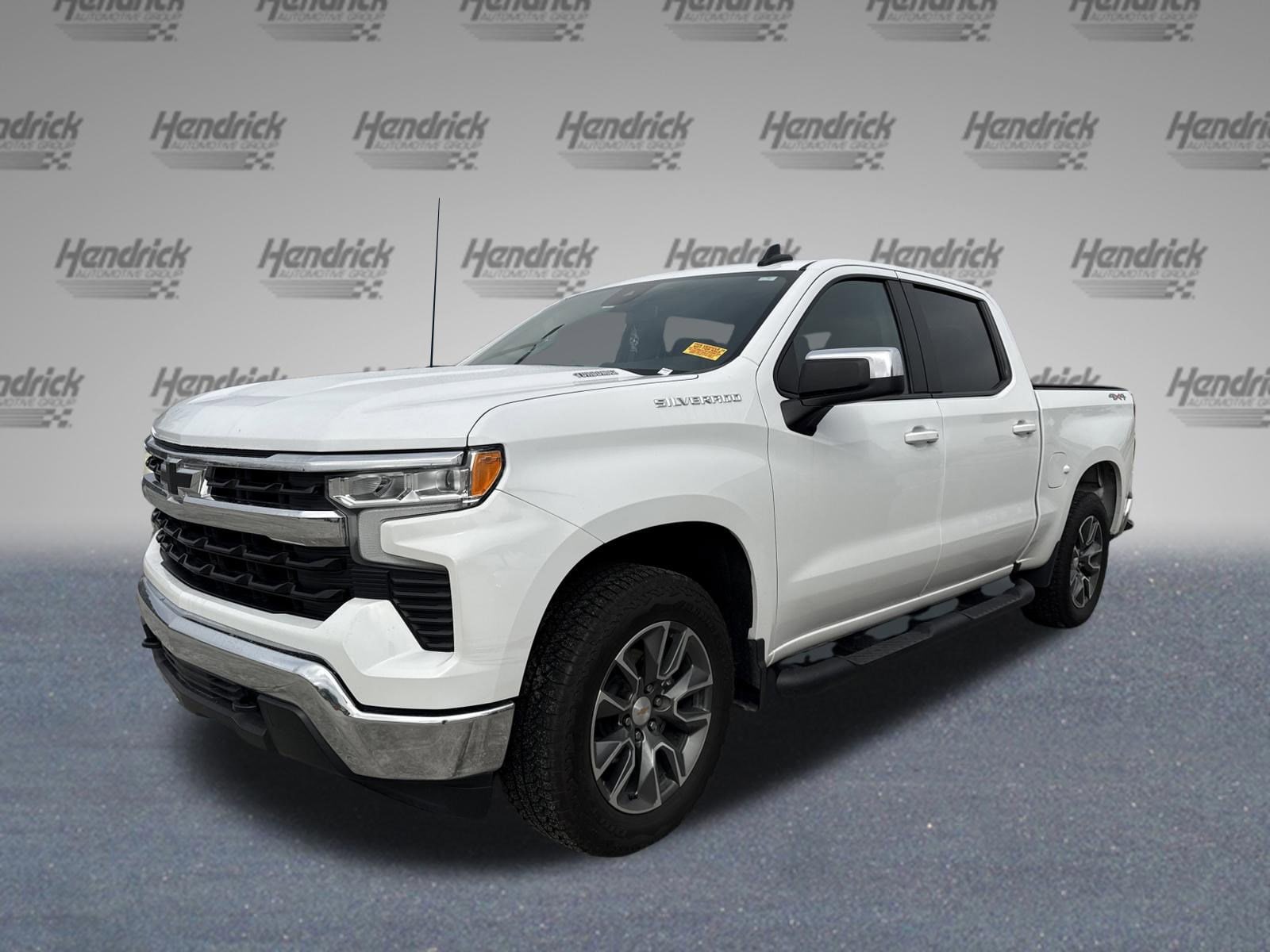 2025 Chevrolet Silverado 1500 LT photo 3