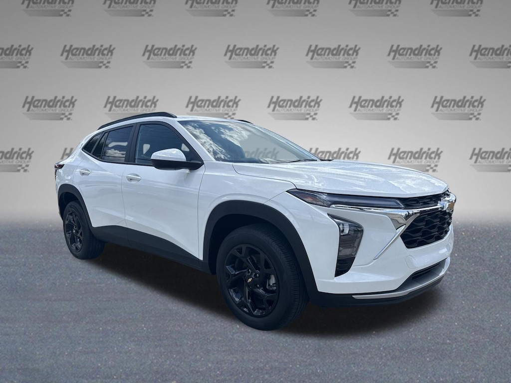 Used 2025 Chevrolet Trax LT SUV