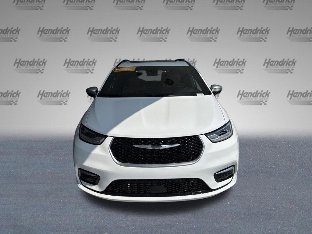 Used 2026 Chrysler Pacifica Hybrid Pinnacle Minivan