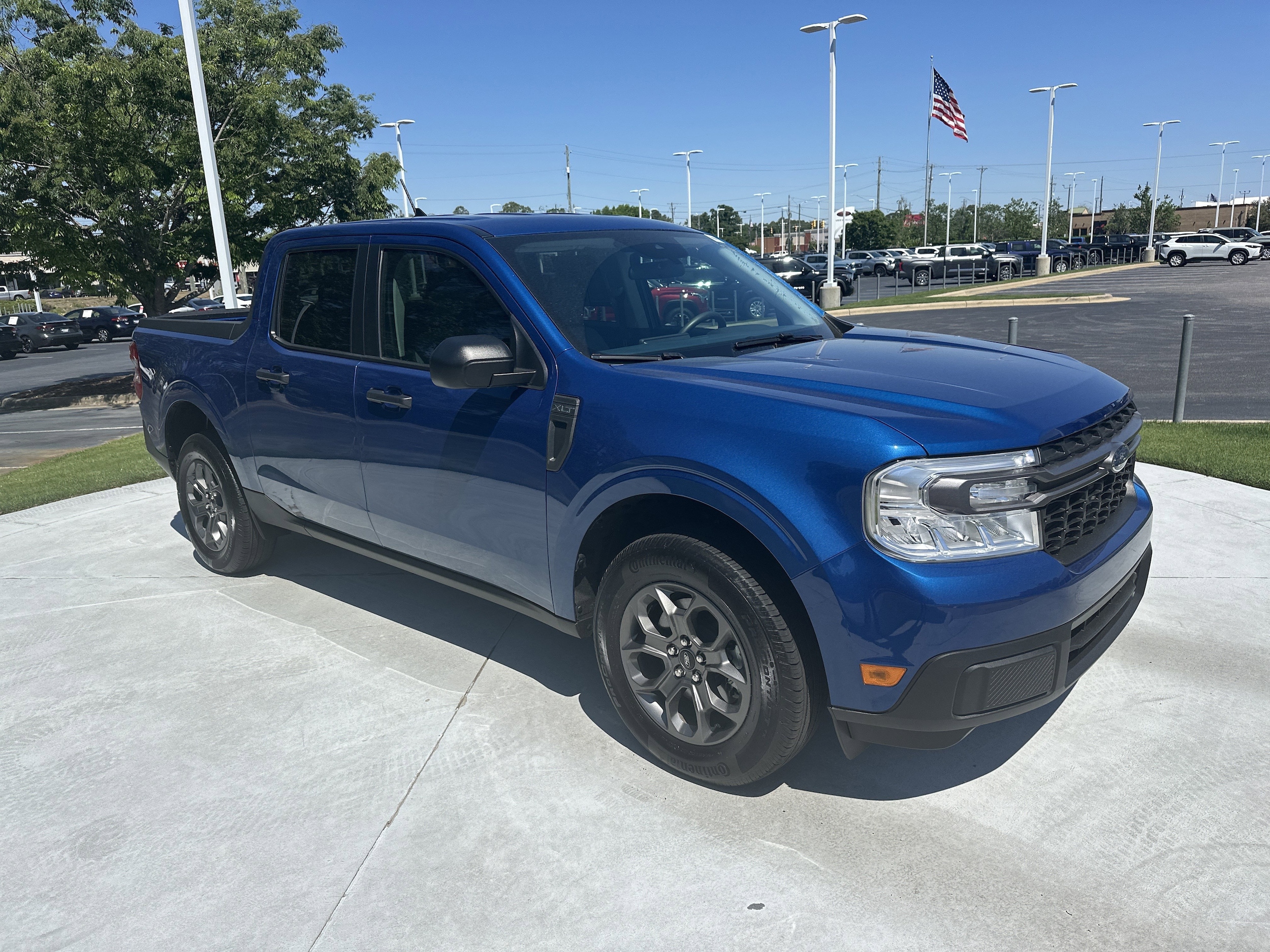 2024 Ford Maverick XLT photo 2