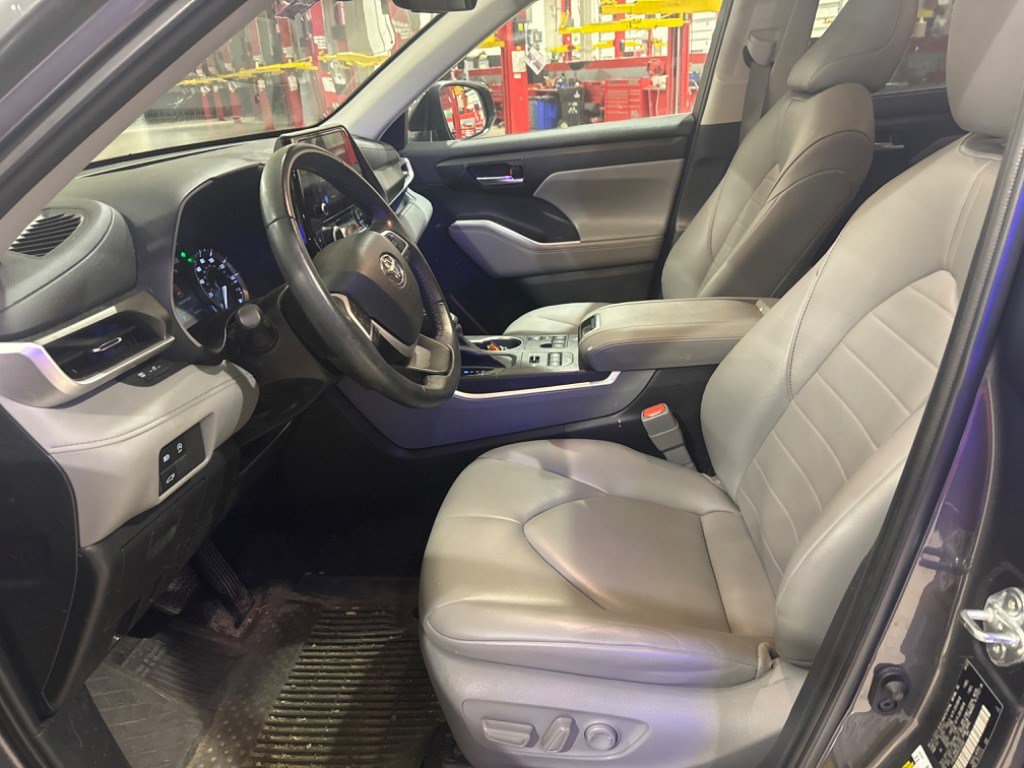 2023 Toyota Highlander XLE photo 5