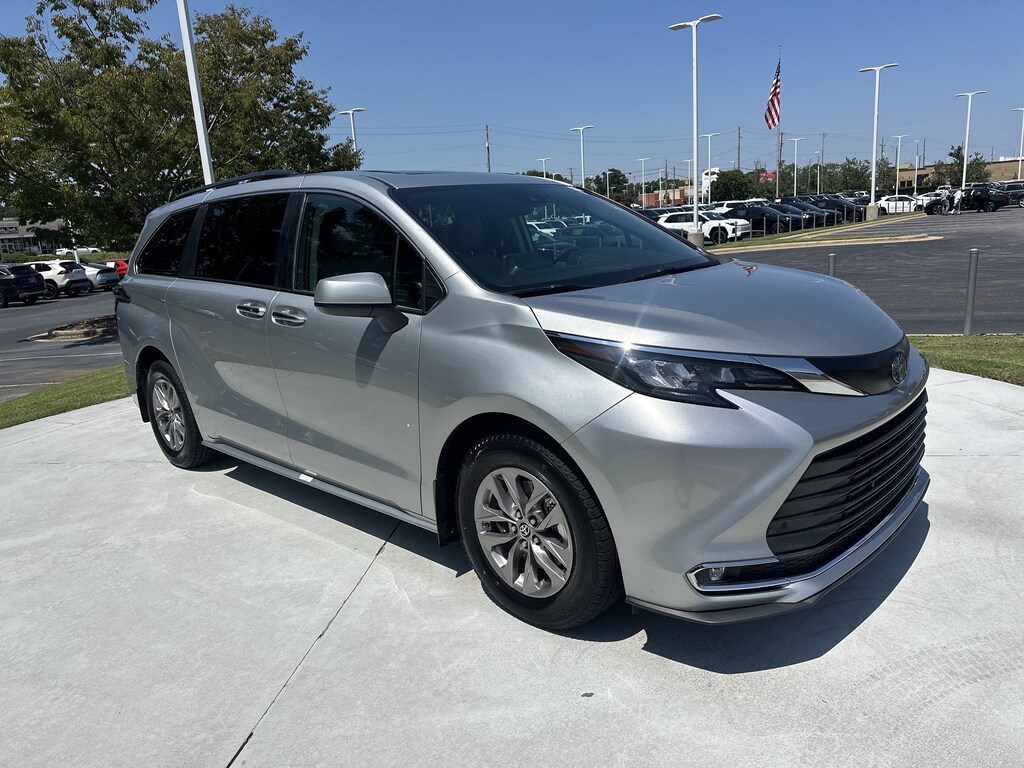Certified 2024 Toyota Sienna XLE Minivan