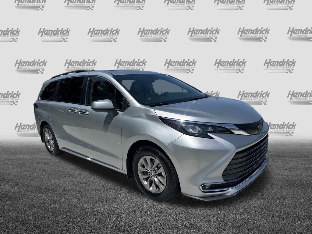 Certified 2024 Toyota Sienna XLE Minivan