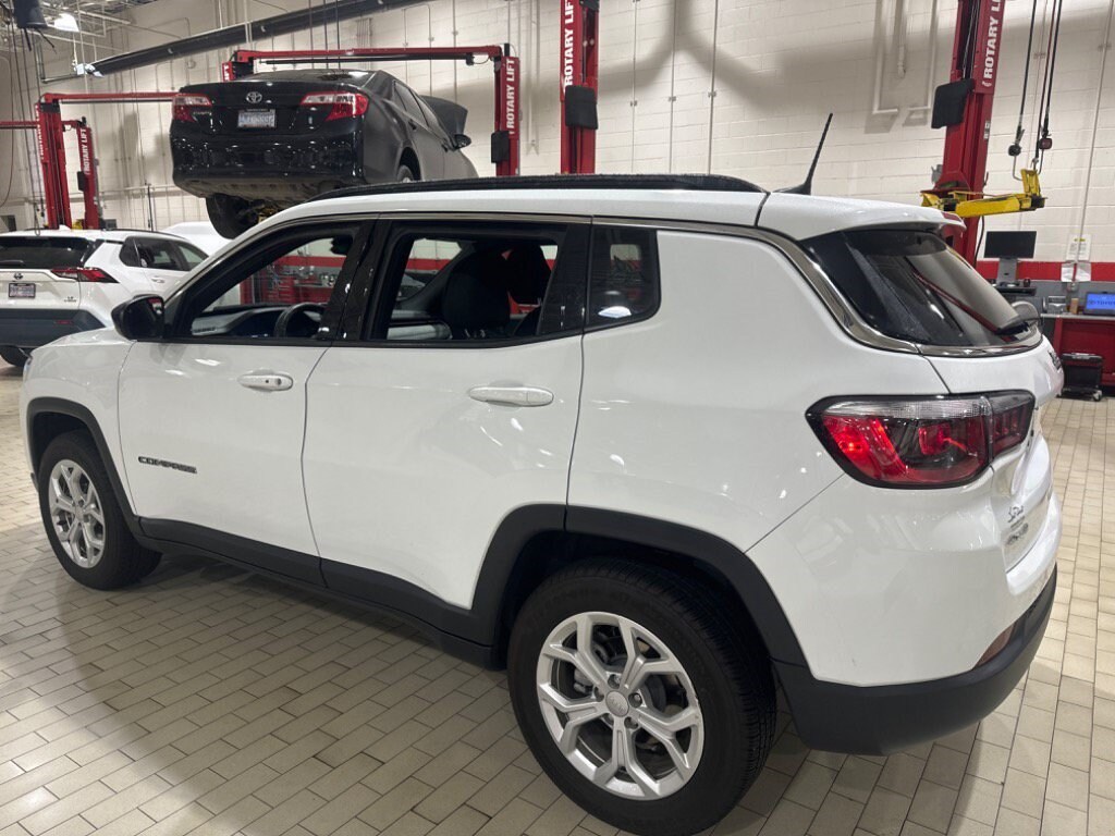 Used 2024 Jeep Compass Latitude SUV
