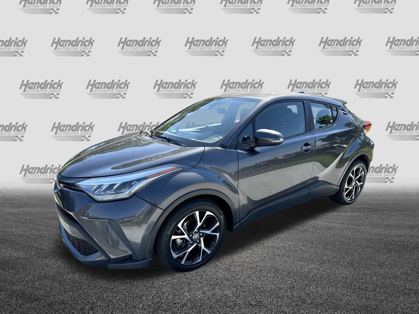 2021 Toyota C-HR XLE photo 4