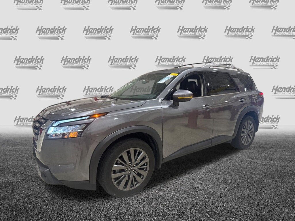 Used 2024 Nissan Pathfinder SL SUV