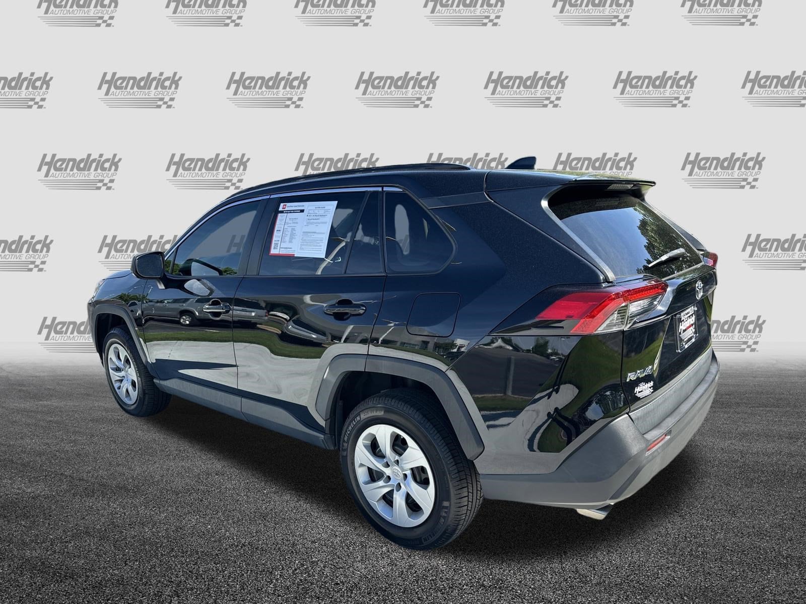 2020 Toyota RAV4 LE photo 3