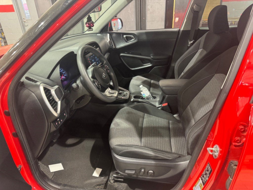 2021 Kia Soul S photo 2