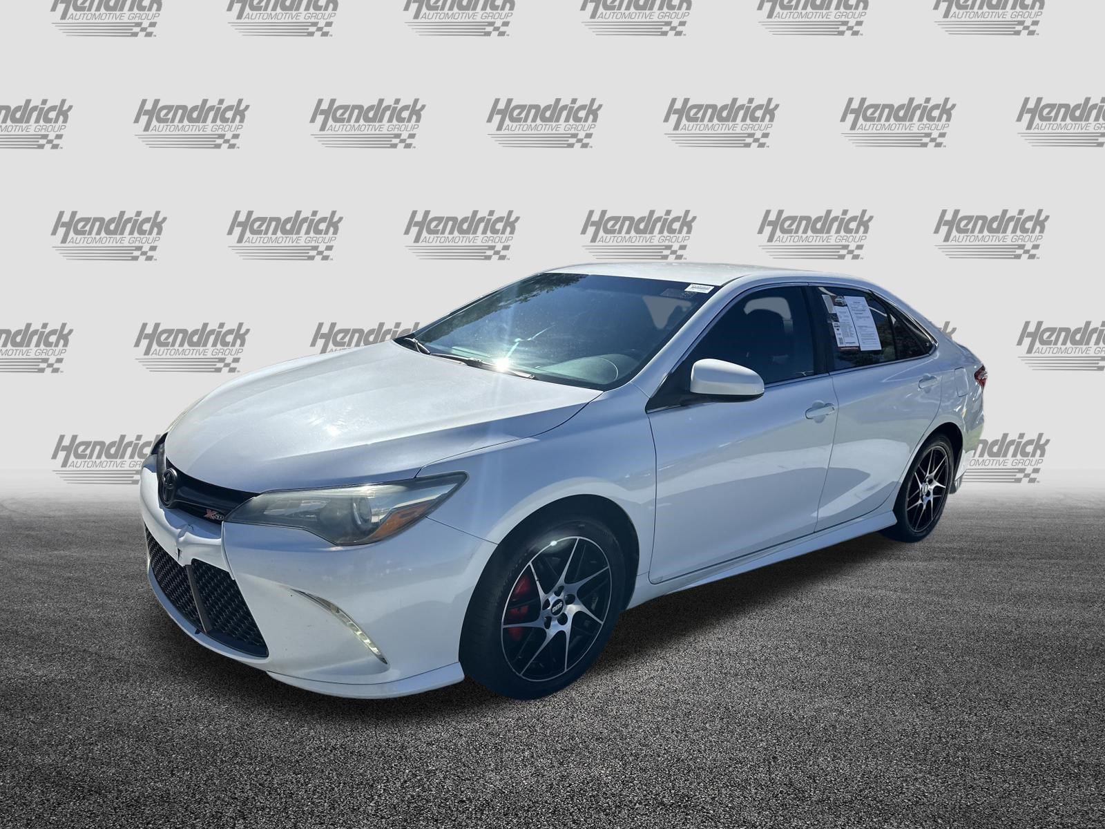 Used 2016 Toyota Camry SE Sedan
