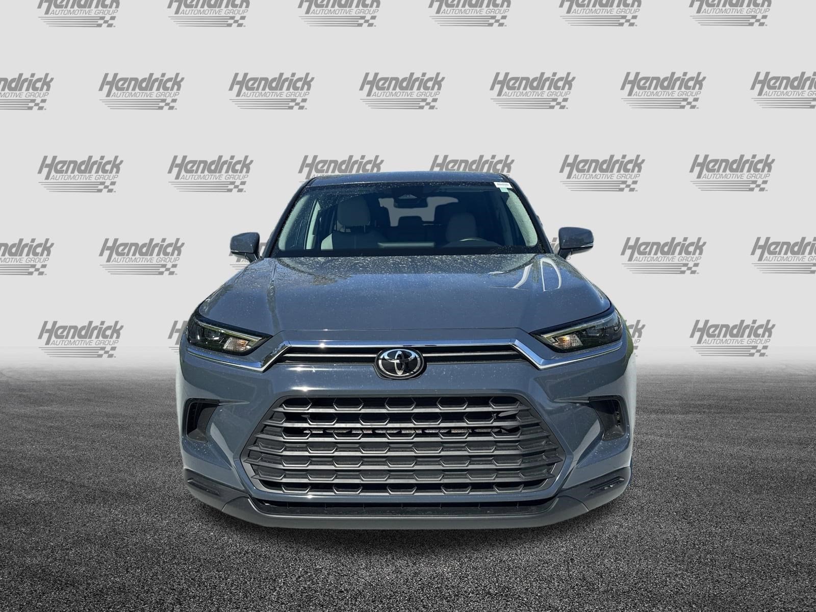 2025 Toyota Grand Highlander LE photo 2