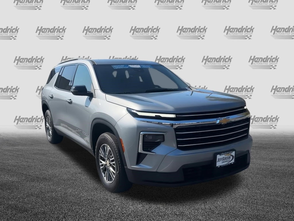 Used 2025 Chevrolet Traverse AWD LT SUV